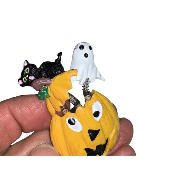 Halloween Pumpkin Jack-O-lantern Pin with Spring attached Ghost & Black Cat - Picture 3 of 4